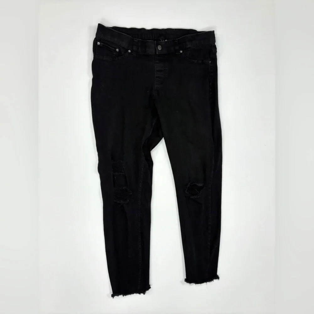 HUE Black Skinny Distressed Women's Jeans - Picture 2 of 5